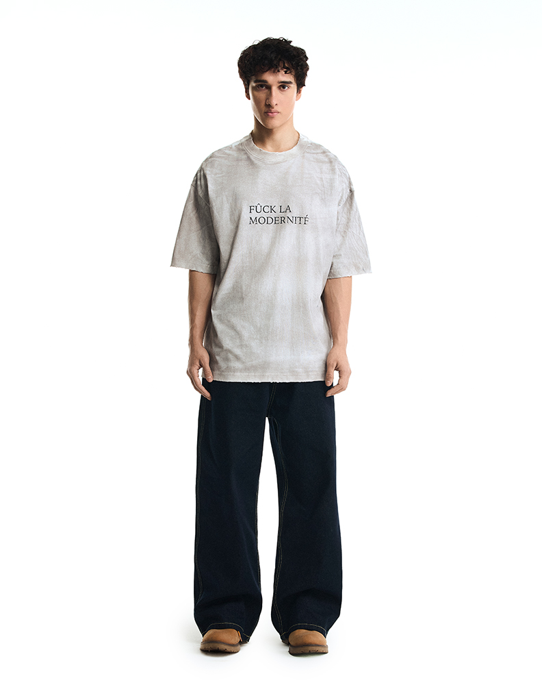 Оверсайз футболка грязно-молочного цвета “Fûck la modernité”
